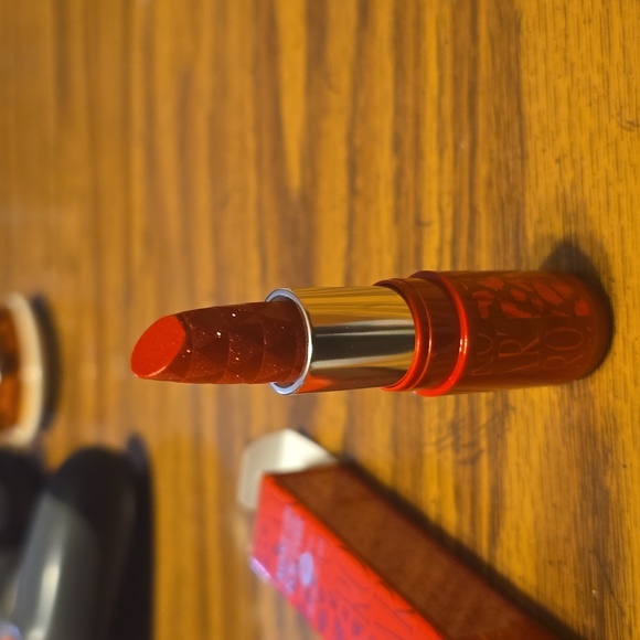 Makeup Forever Rouge Artist Metallics Lipstick - Fiery Red - Picture 3 of 3